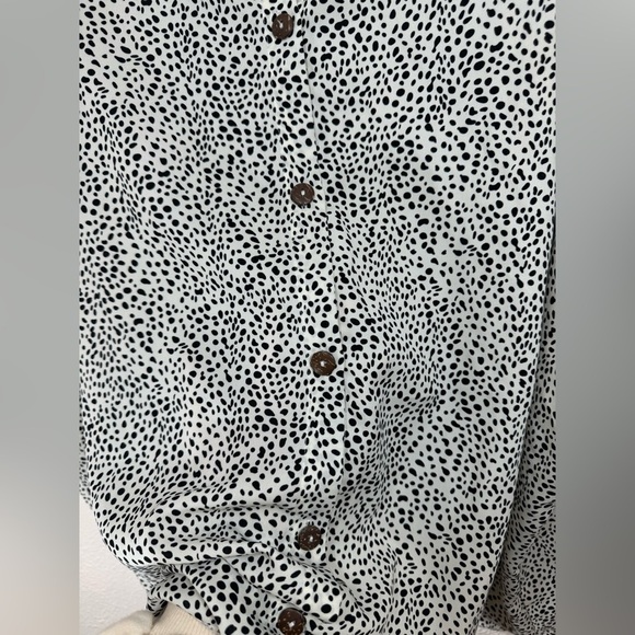 Easel Leopard Animal Print Button Down Front Oversized Shirt Women’s Size Large - Picture 6 of 13